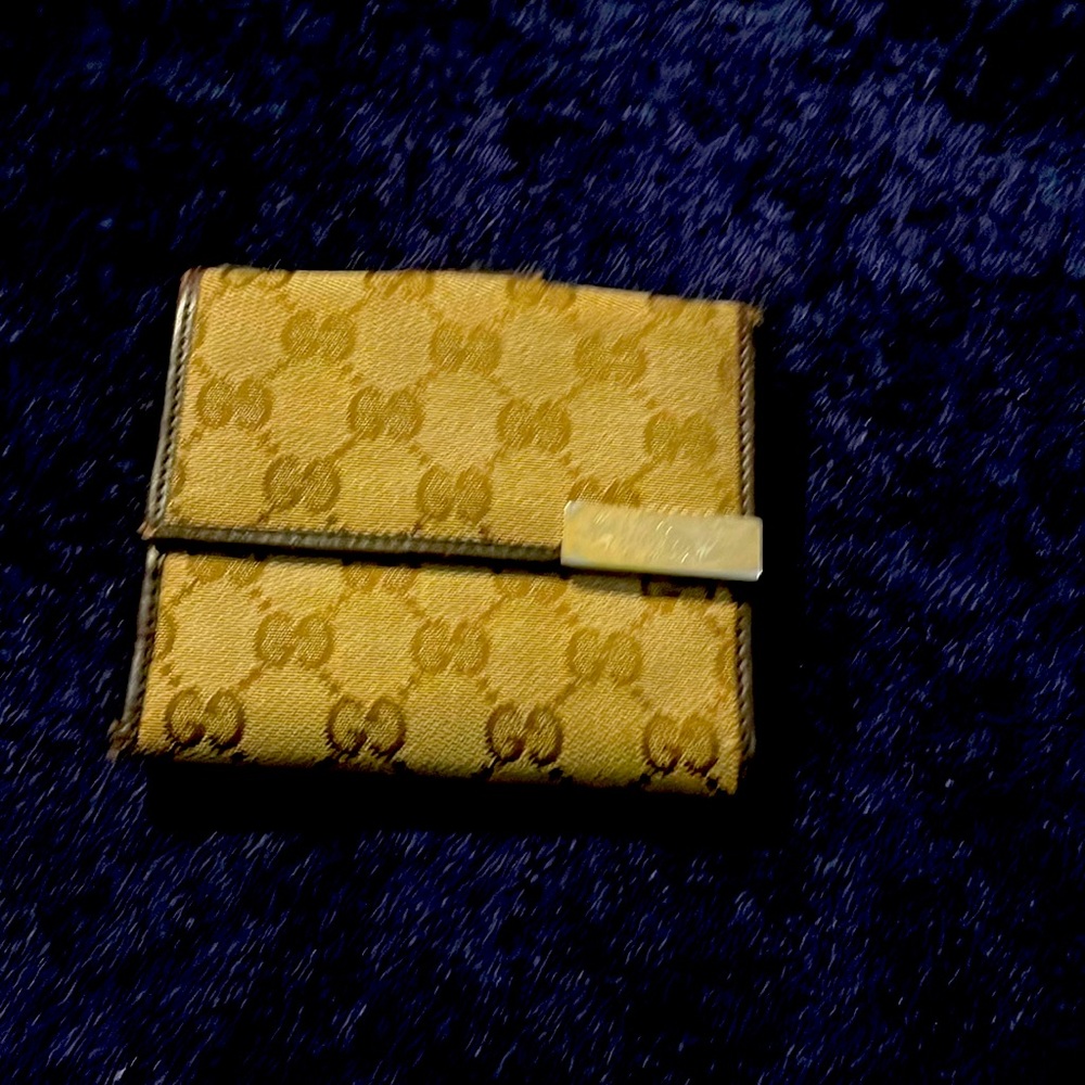 Gucci wallet unisex